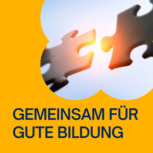 Das Bild zeigt zwei Puzzle-Teile vor blauem Himmel, die ineinander gefügt werden können.